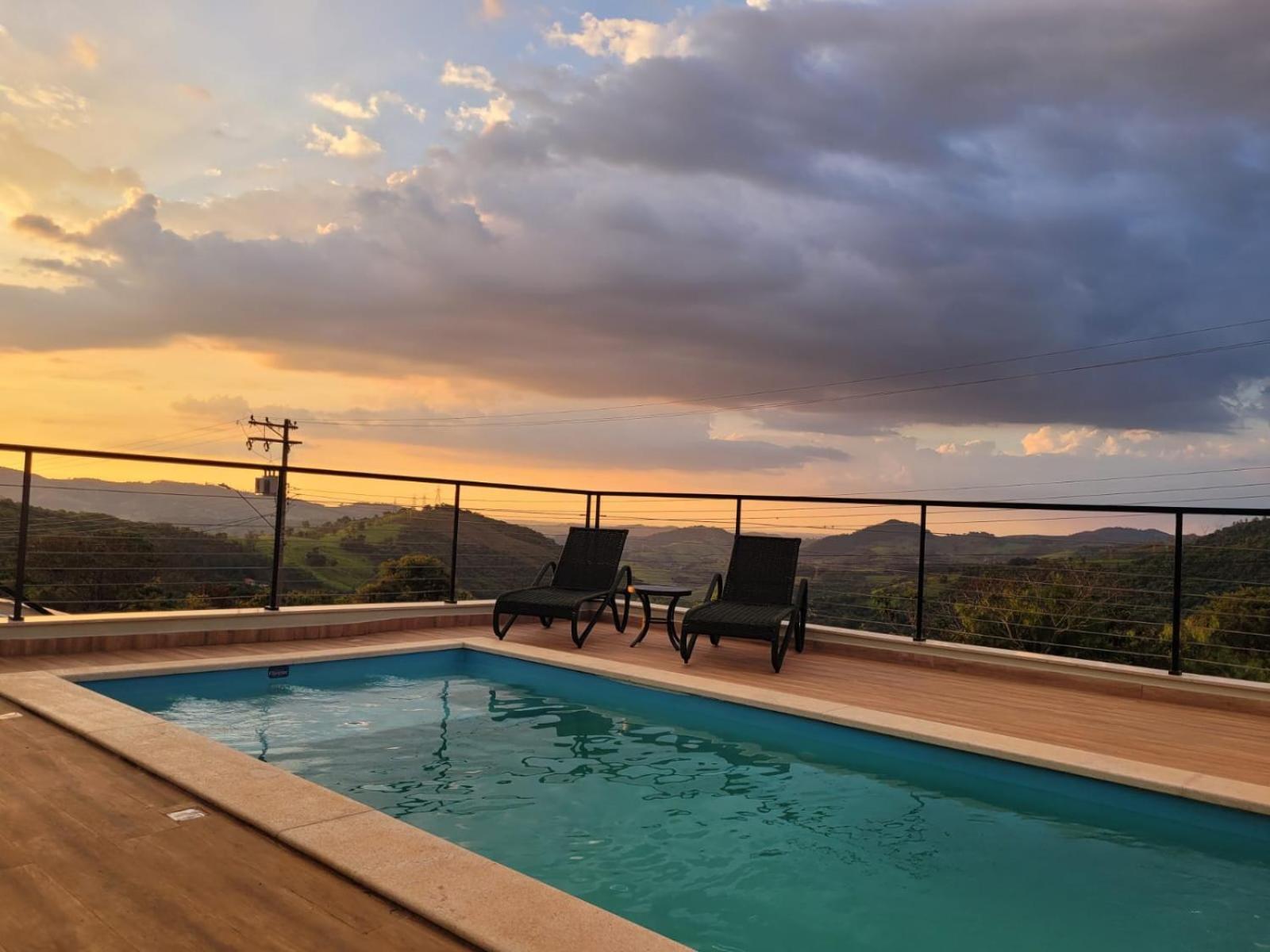 Casa Nova, Piscina E Vista Para As Montanhas Villa Águas de Lindóia Dış mekan fotoğraf